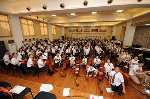 7月28日 與廈門外國語學校管弦樂團交流