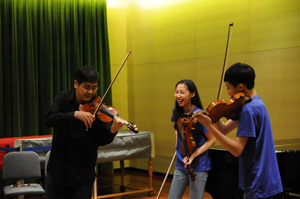 8月7日 邀請新加坡交響樂團小提琴家曾勇涵先生主持大師班指導團員